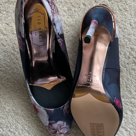 Ted Baker London Black Print Heels BNWOB - Picture 2 of 2